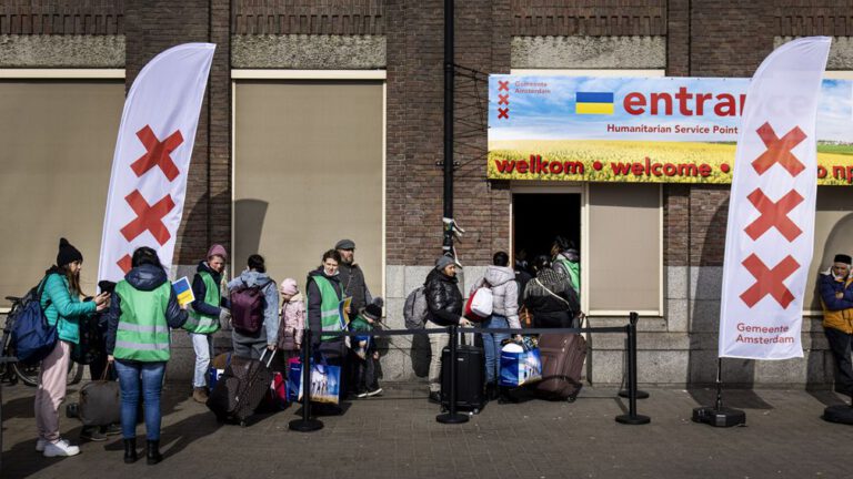 Gemeenten moeten Oekraïense vluchtelingen weigeren vanwege gebrek aan opvang