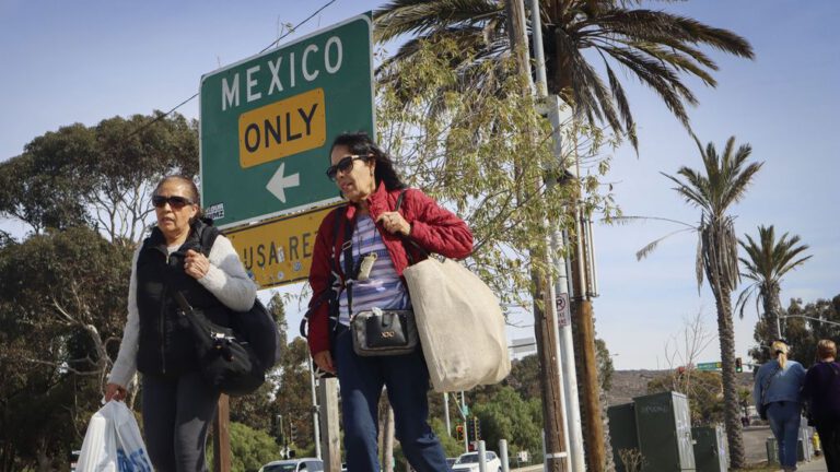 Trump schort importheffingen voor Mexico op tot begin april