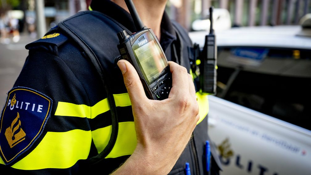 Agenten gestoken bij aanhouding in Amsterdam, verdachte opgepakt