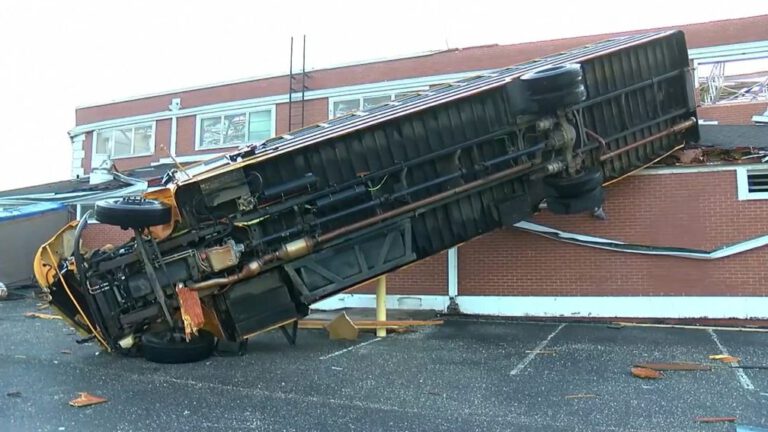 Tornado's en stormen VS houden aan, dodenaantal loopt op