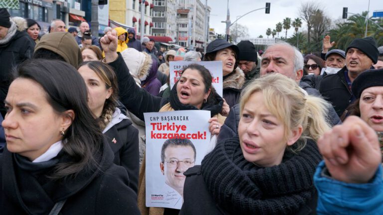 Partij van opgepakte burgemeester Istanbul: 'Erdogan ondermijnt de democratie'