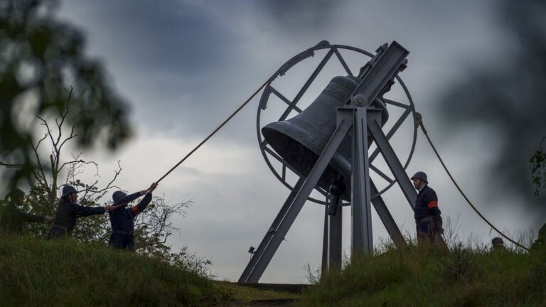 Bourdonklok na restauratie terug op de Waalsdorpervlakte