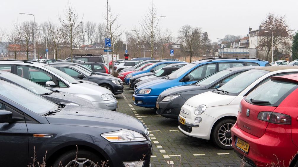 Tientallen bewoners binnenstad Gouda mogen jaar langer voordelig parkeren