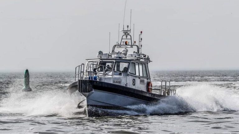 Den Haag wil Ameland en Terschelling ook 's nachts weer bereikbaar maken